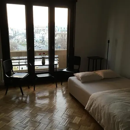 Appartement Across From Intercontinental Boekarest