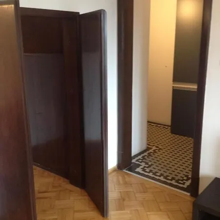 Across From Intercontinental דירה בוקרשט