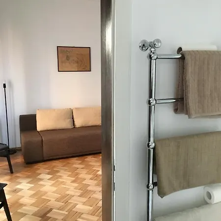 Across From Intercontinental Appartement Boekarest