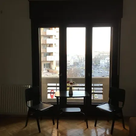 Across From Intercontinental * בוקרשט