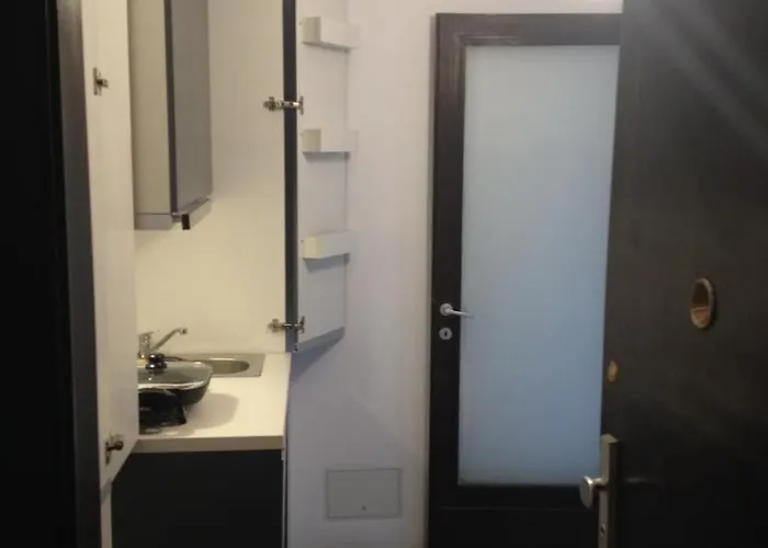 Across From Intercontinental Apartament *