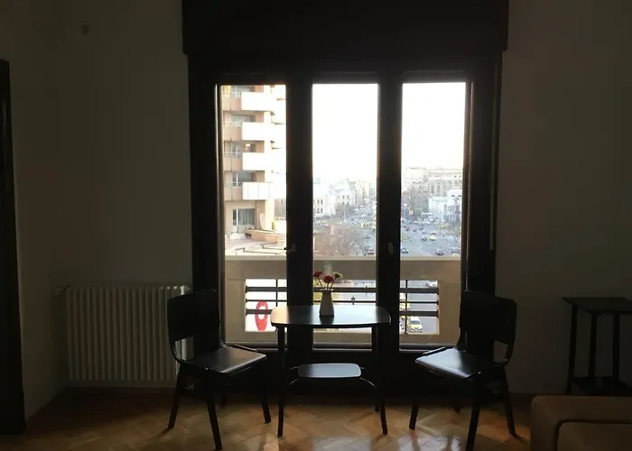 Across From Intercontinental * Bukareszt